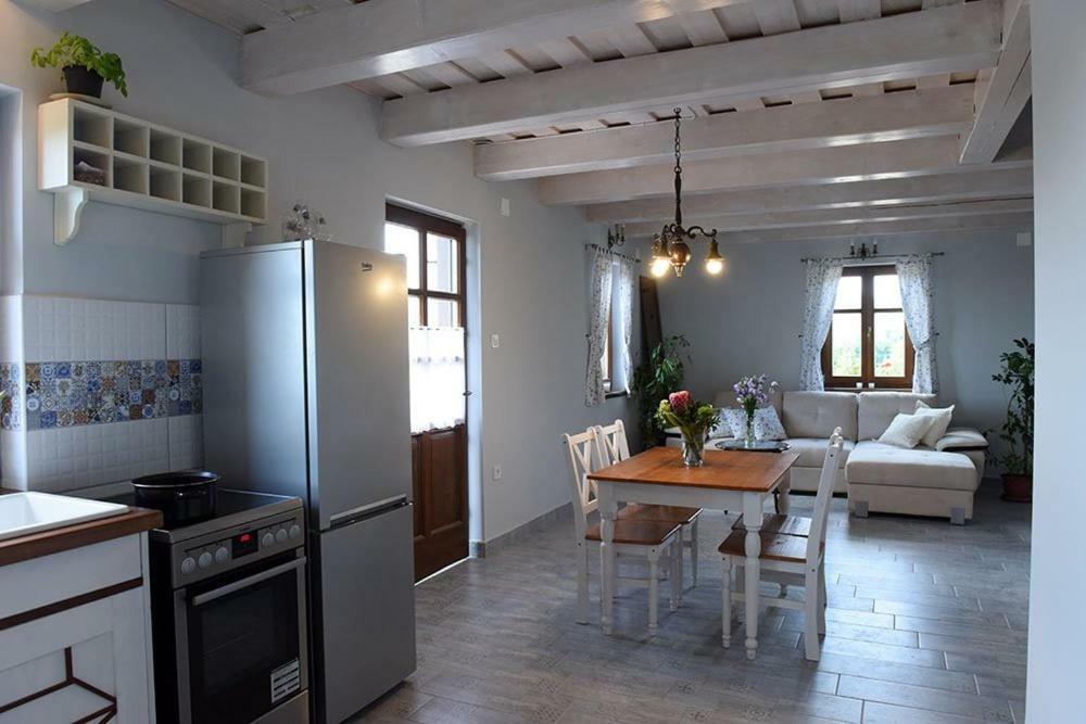 Casa Beata Lesencetomaj